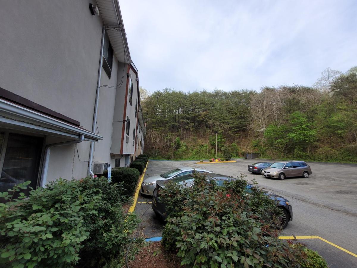 Raceway Inn Martinsville Exterior photo