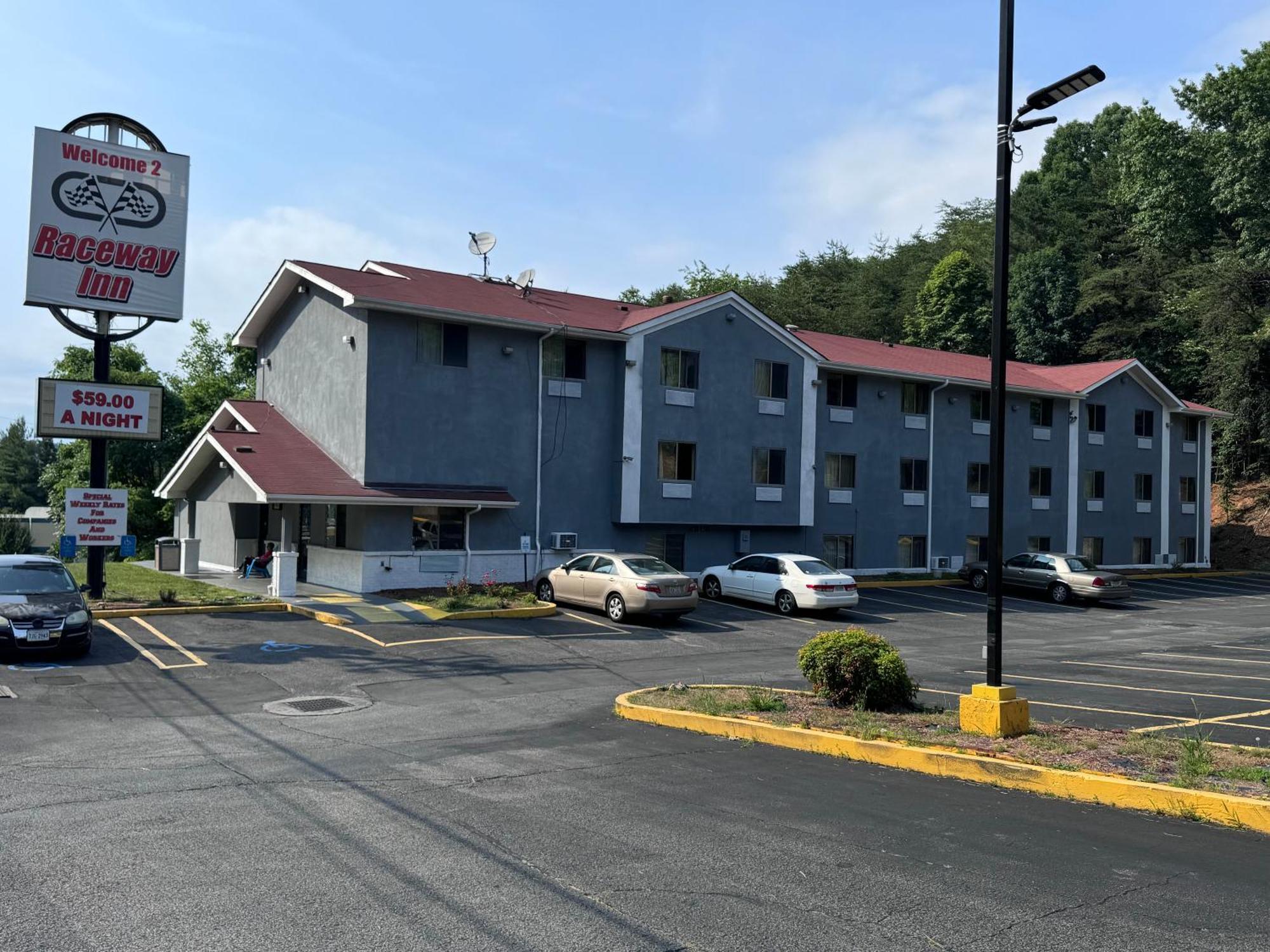 Raceway Inn Martinsville Exterior photo